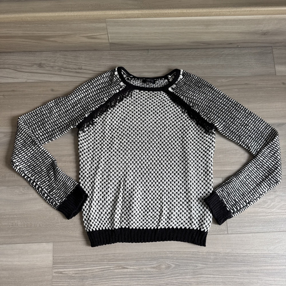Dance & Marvel Women's Sweater Black And White Acrylic Knit‎ Size Small